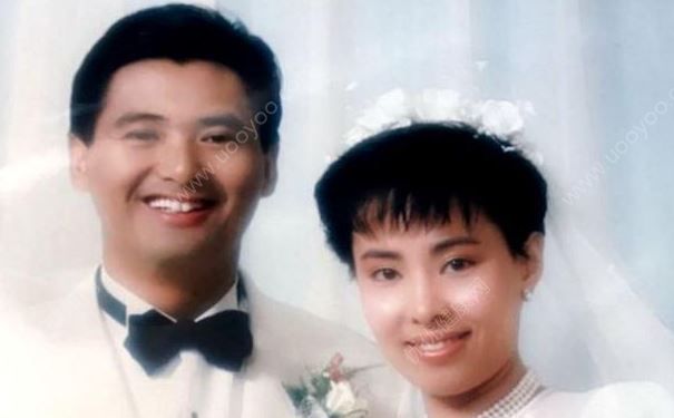 周潤(rùn)發(fā)太太30年無(wú)子竟然是因?yàn)檫@個(gè)，年齡大了再要孩子好嗎？(1)