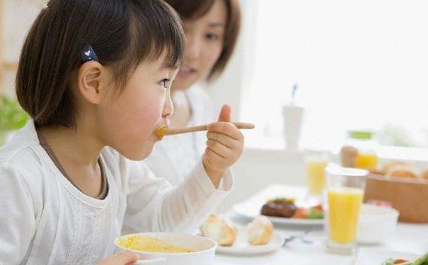 孩子不宜常吃哪些食物？哪些食物小孩不宜多吃？(1)