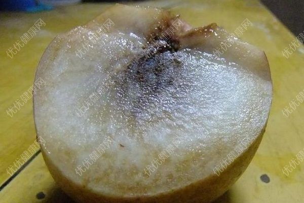 桃子上長黑斑是怎么回事？桃子黑心可以吃嗎？(3)