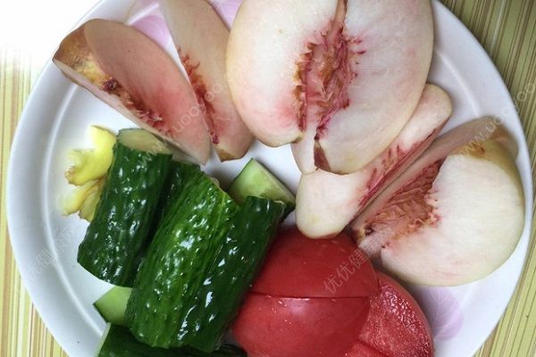 桃子和黃瓜可以一起吃嗎？桃子和黃瓜一起吃有什么影響？(1)