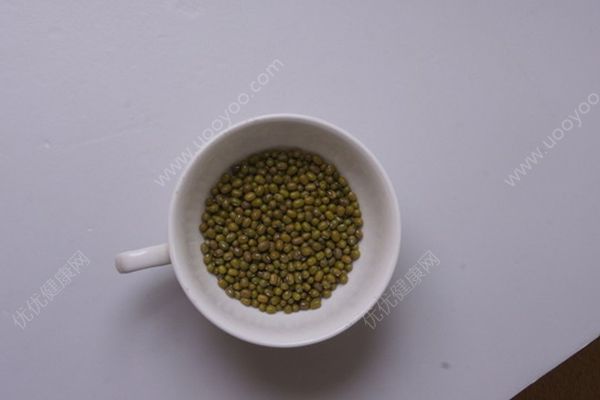 綠豆湯中可以加蜂蜜嗎？綠豆和蜂蜜能一起吃嗎？(4)