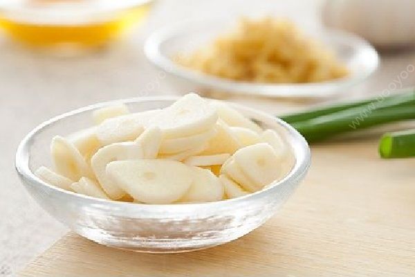 南瓜和蒜能同時(shí)吃嗎？大蒜南瓜的營養(yǎng)功效(3)