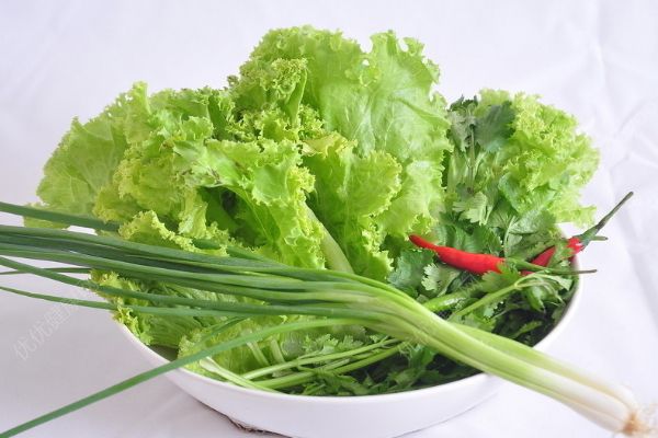 生菜的營養(yǎng)價值有哪些？生菜的功效與作用(3)
