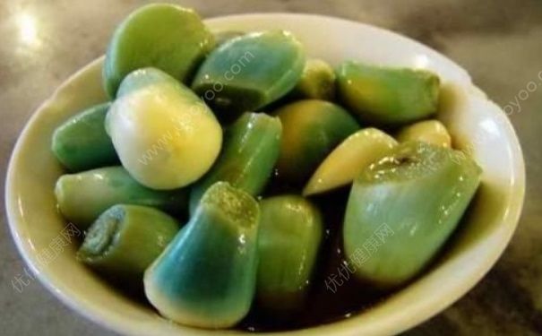 醋泡蒜怎么做？醋泡蒜怎么是綠色的？(2)