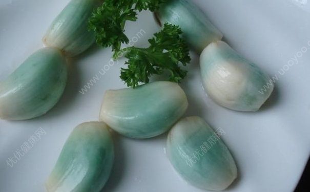 醋泡蒜怎么做？醋泡蒜怎么是綠色的？(3)