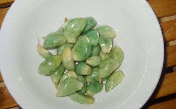 醋泡蒜怎么做？醋泡蒜怎么是綠色的？(4)