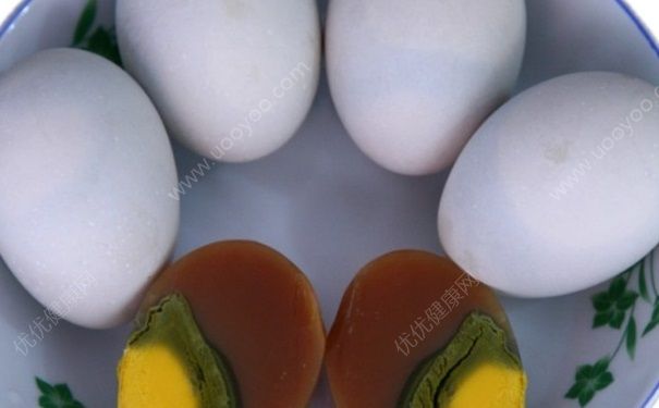 皮蛋能多吃嗎？皮蛋吃多了會怎么樣？(3)
