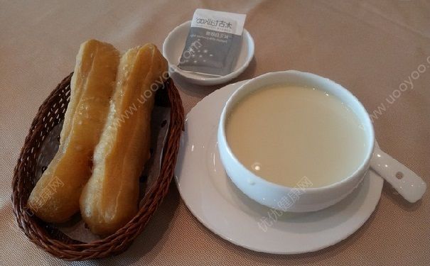 青少年喝豆?jié){好不好？喝豆?jié){的好處和壞處(4)