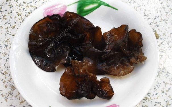 冬瓜和木耳能一起吃嗎？冬瓜木耳湯的做法(4)