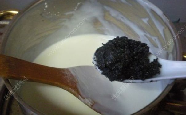 芝麻糊能和牛奶一起吃嗎?芝麻糊能加牛奶嗎？(2)