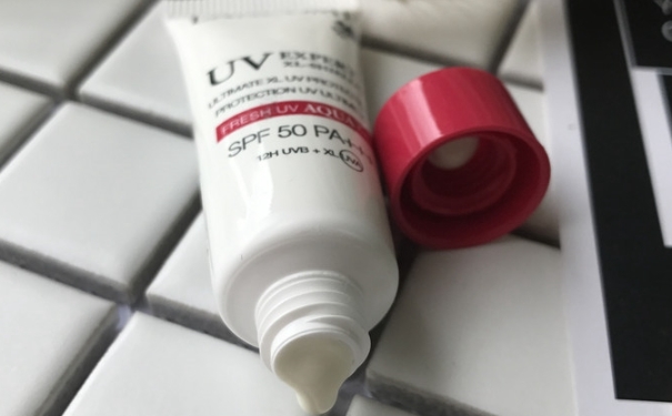 蘭蔻輕呼吸防護(hù)乳怎么樣？蘭蔻輕呼吸防護(hù)乳使用方法(1)