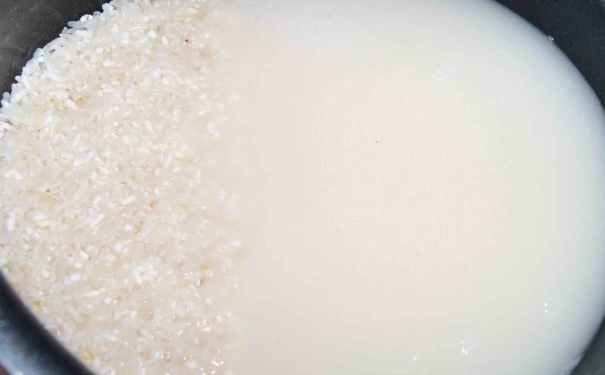 淘米水洗頭發(fā)有什么好處？洗米水的作用(1)