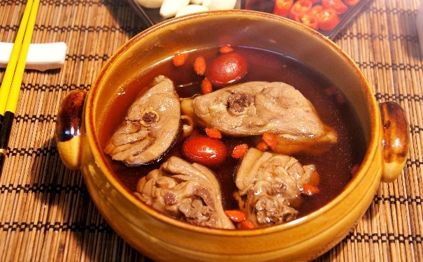 養(yǎng)生又豐胸的湯有哪些？喝什么養(yǎng)生又豐胸？(1)