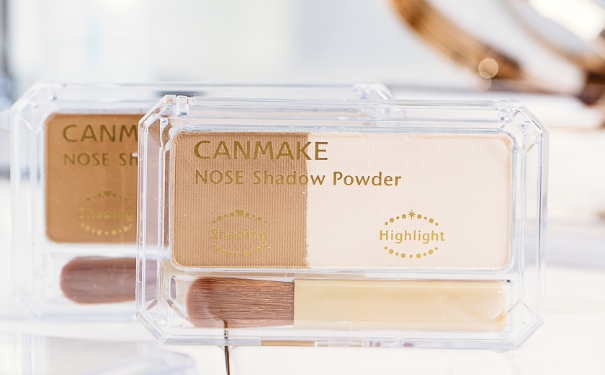 canmake鼻影粉該怎么用？canmake鼻影粉的用法(1)