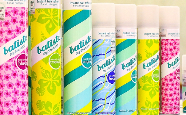 碧緹絲免水洗發(fā)噴霧怎么用？batiste干發(fā)噴霧使用方法(1)