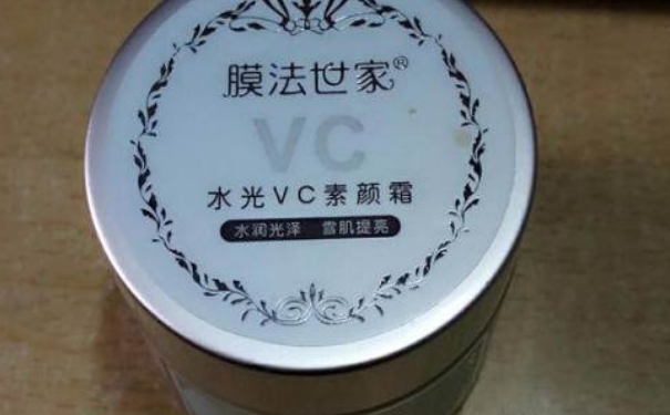 膜法世家水光vc素顏霜睡覺能搽嗎？膜法世家素顏霜使用步驟？(1)
