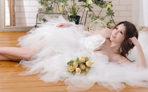 婚前應(yīng)該怎樣美容護(hù)膚呢？準(zhǔn)新娘要怎樣美容護(hù)膚呢？(1)