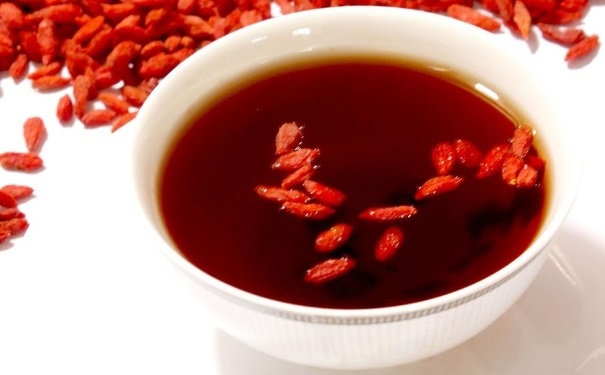 春季養(yǎng)生潤膚喝什么湯好？春季潤膚養(yǎng)生湯有哪些？(1)