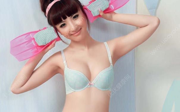 17歲女孩的乳房多大好？17歲女生的胸應(yīng)該長什么樣？(1)