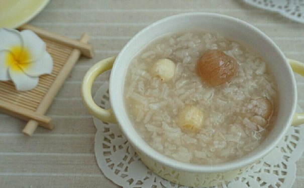 女性吃什么補(bǔ)血養(yǎng)生？女性補(bǔ)血養(yǎng)生食譜有哪些？(1)