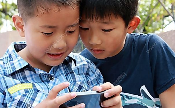 孩子愛玩手機怎么辦？孩子迷上玩手機怎么辦？(3)