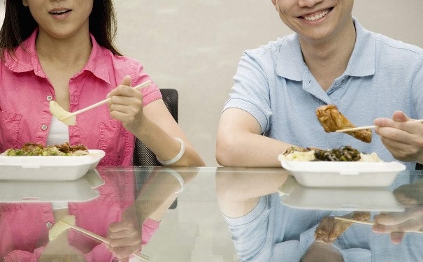 如何將吃快餐的危害降低？上班族怎樣吃快餐更健康？(1)
