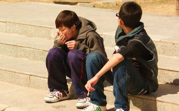 14歲學生編撰謠傳上海星巴克爆炸，叛逆期該怎么管教？(2)