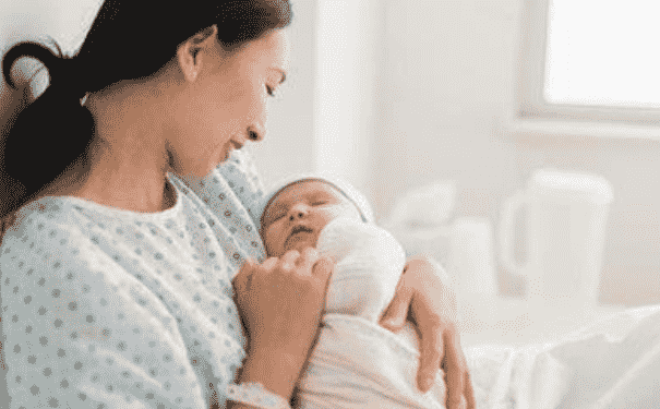 女人哺乳期能燙頭發(fā)？哺乳期能不能燙頭發(fā)嗎？(1)
