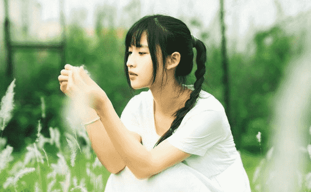 女性日常應該如何洗頭發(fā)？女性日常洗頭的方法是什么？(1)