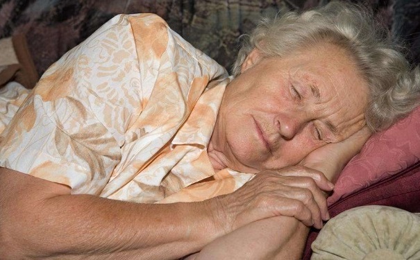 老年人如何改善失眠？改善睡眠的食療方有哪些？(1)