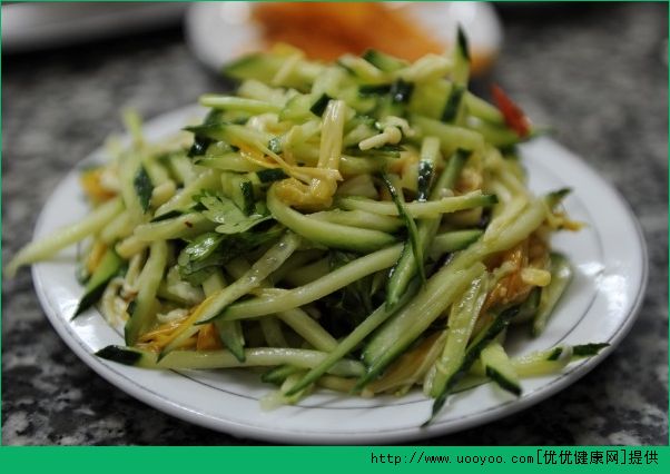 黃瓜涼拌金針菇怎么做？黃瓜和金針菇怎么涼拌好吃？(4)