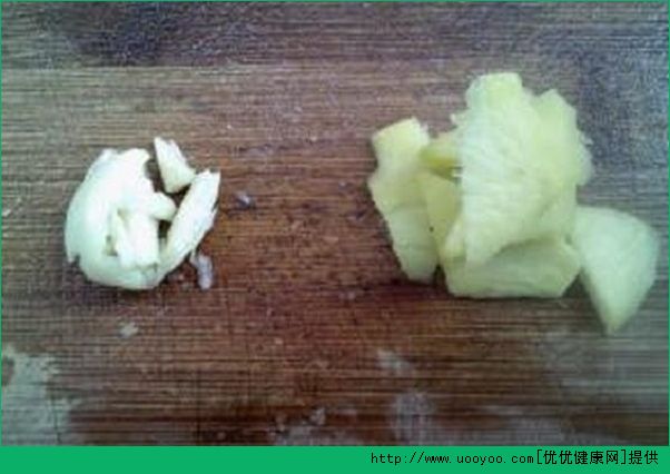 大蒜去皮怎么最快速？大蒜怎樣去皮快？大蒜去皮方法(2)
