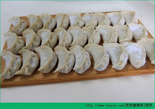 餃子放冰箱怎么樣不會(huì)粘在一起？餃子放冰箱粘到一起了怎么辦？(3)