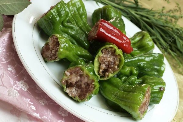 辣椒里面塞肉餡叫什么菜？辣椒里面塞肉餡怎么做？(1)