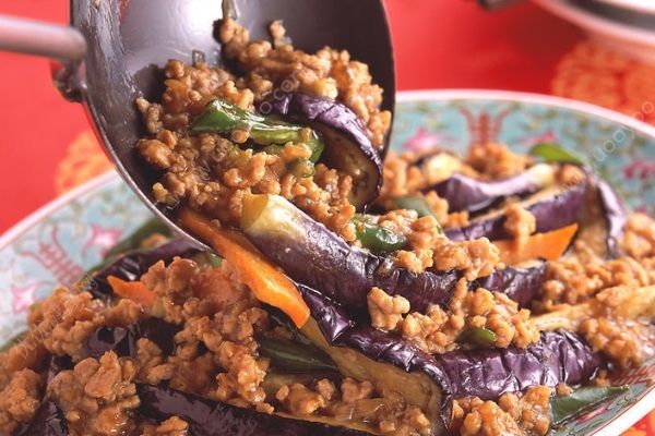 肉末茄子怎么做好吃又簡(jiǎn)單？肉沫茄子的做法(4)
