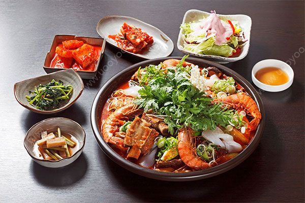 韓國(guó)泡菜海鮮湯做法，韓式泡菜海鮮鍋(1)