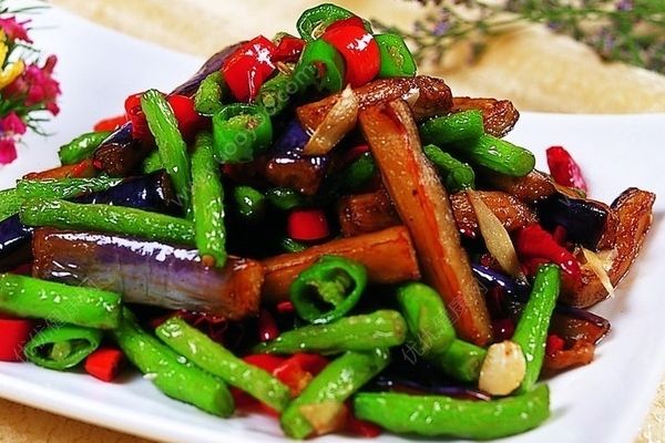 茄子和豆角怎么炒好吃？茄子豆角的家常做法(4)