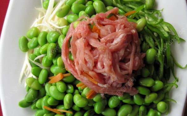毛豆炒肉怎么炒好吃？毛豆炒肉的做法(2)