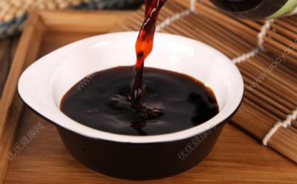 蛋炒飯放醬油嗎？醬油蛋炒飯的做法(4)