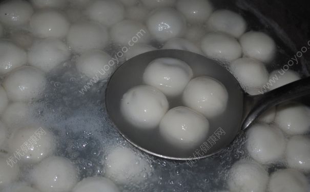黑芝麻湯圓的做法 黑芝麻湯圓怎么做好吃？(4)