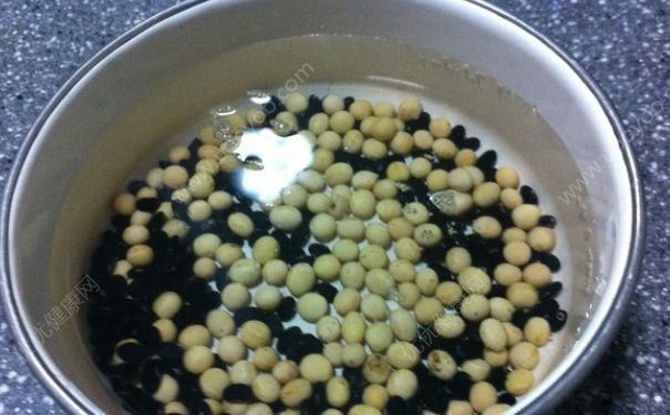 黃豆能和黑豆一起打豆?jié){嗎？黃豆和黑豆一起打豆?jié){可以嗎？(2)