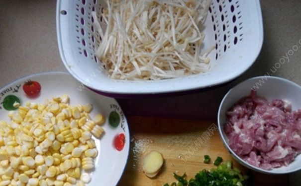 金針菇和玉米能一起吃嗎？玉米能和金針菇一起炒嗎？(3)