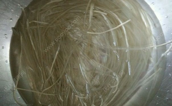 豆芽炒粉條怎么做好吃？豆芽炒粉條的家常做法(2)