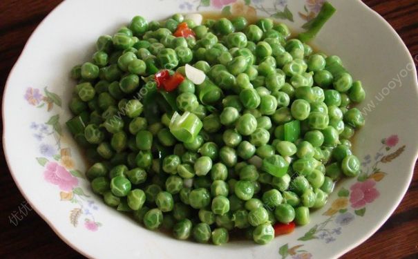 炒豌豆怎么做好吃？炒豌豆的做法(4)