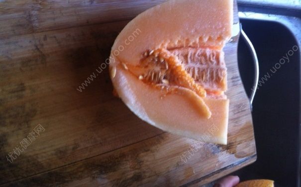 哈密瓜榨汁要加水嗎？哈密瓜榨汁好喝嗎？(2)