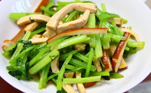 豆腐干炒芹菜怎么做？豆腐干炒芹菜有什么功效與作用？(1)