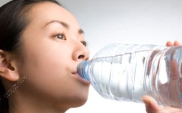 為什么喝水都胖？喝水都會(huì)胖怎么辦？(1)