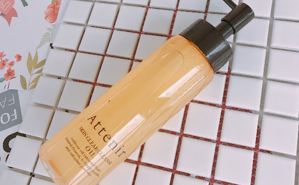 Attenir卸妝油怎么用？艾天然卸妝油使用方法(1)