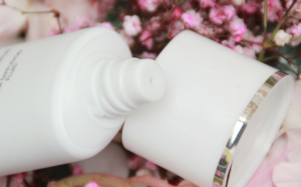 擦完乳液之后要擦面霜嗎？用完乳液還需要用面霜嗎？(1)