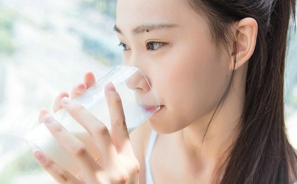 排卵期長痘痘的原因是什么？排卵期長痘痘怎么調理？(1)